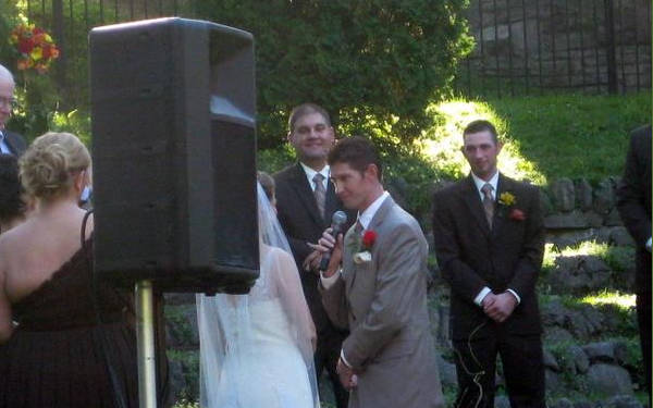 Outdoor wedding using wireless mircrophone